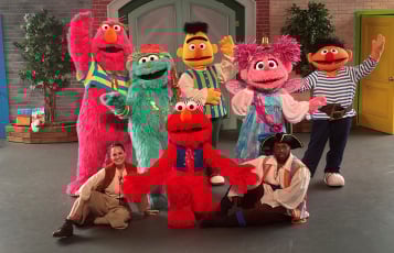 Elmo and the Bookaneers show at Sesame Kids Weekends